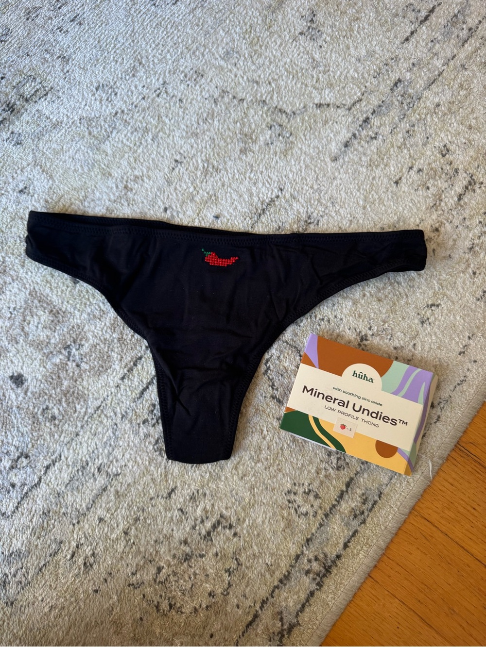Huha low profile thong with Red Chili Embroidery